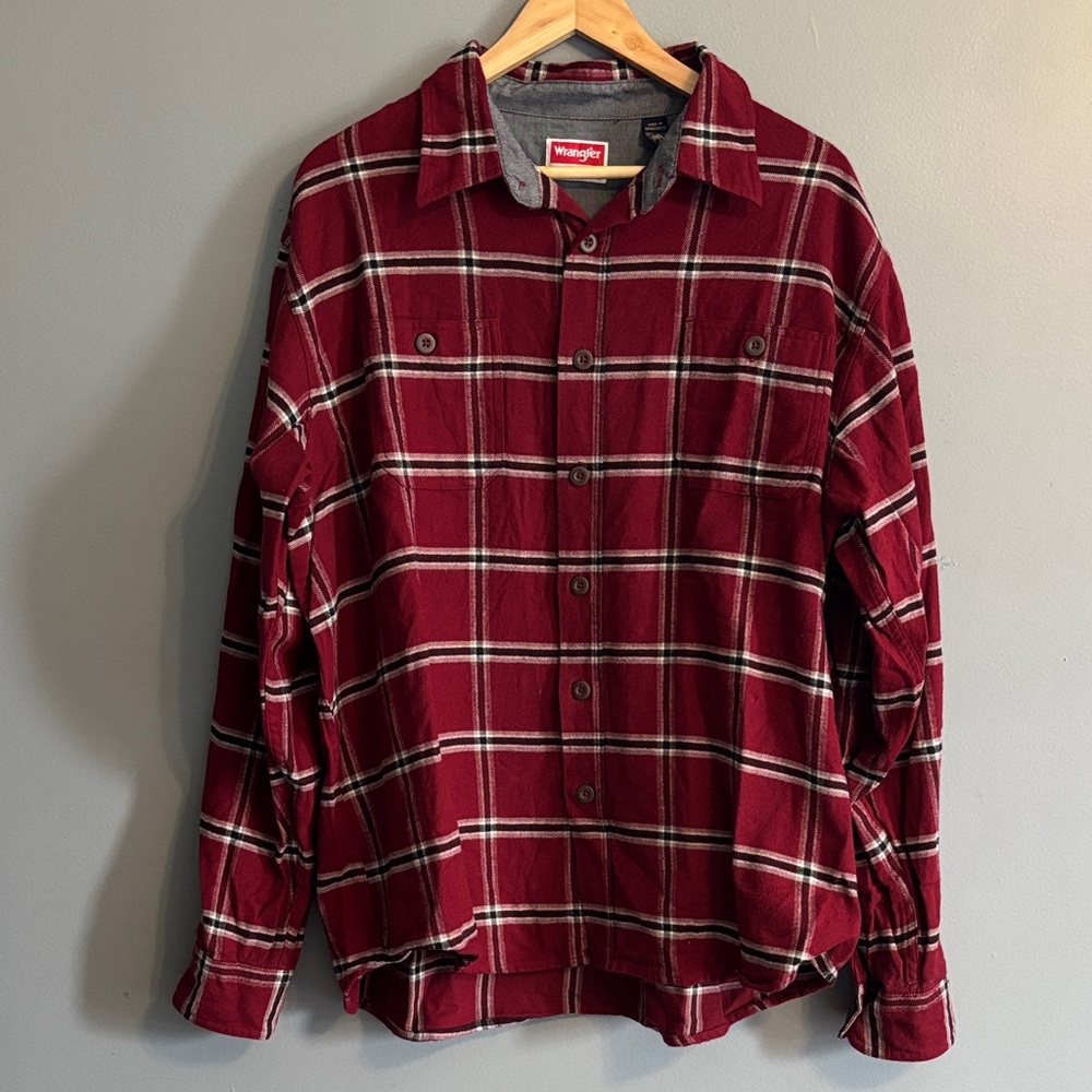 Wrangler Men's Burgundy Plaid Button Down Shirt